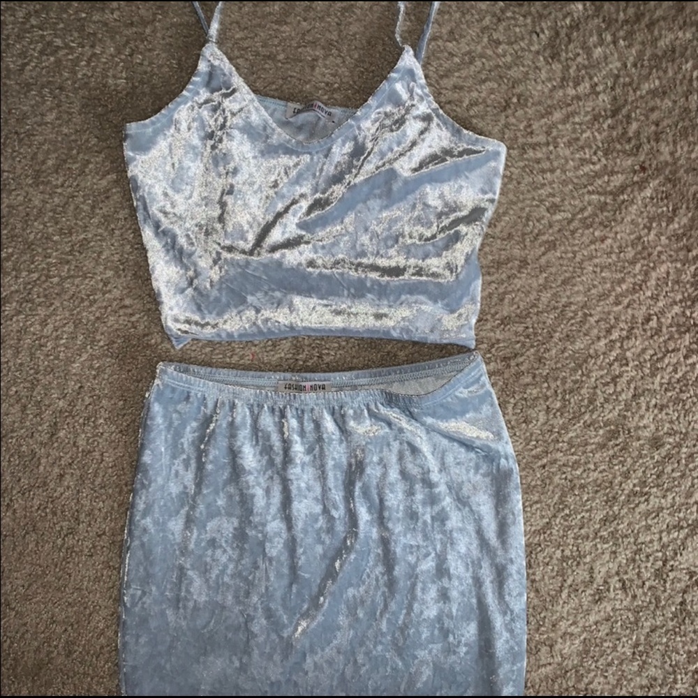 Fashion Nova 2pc velvet set